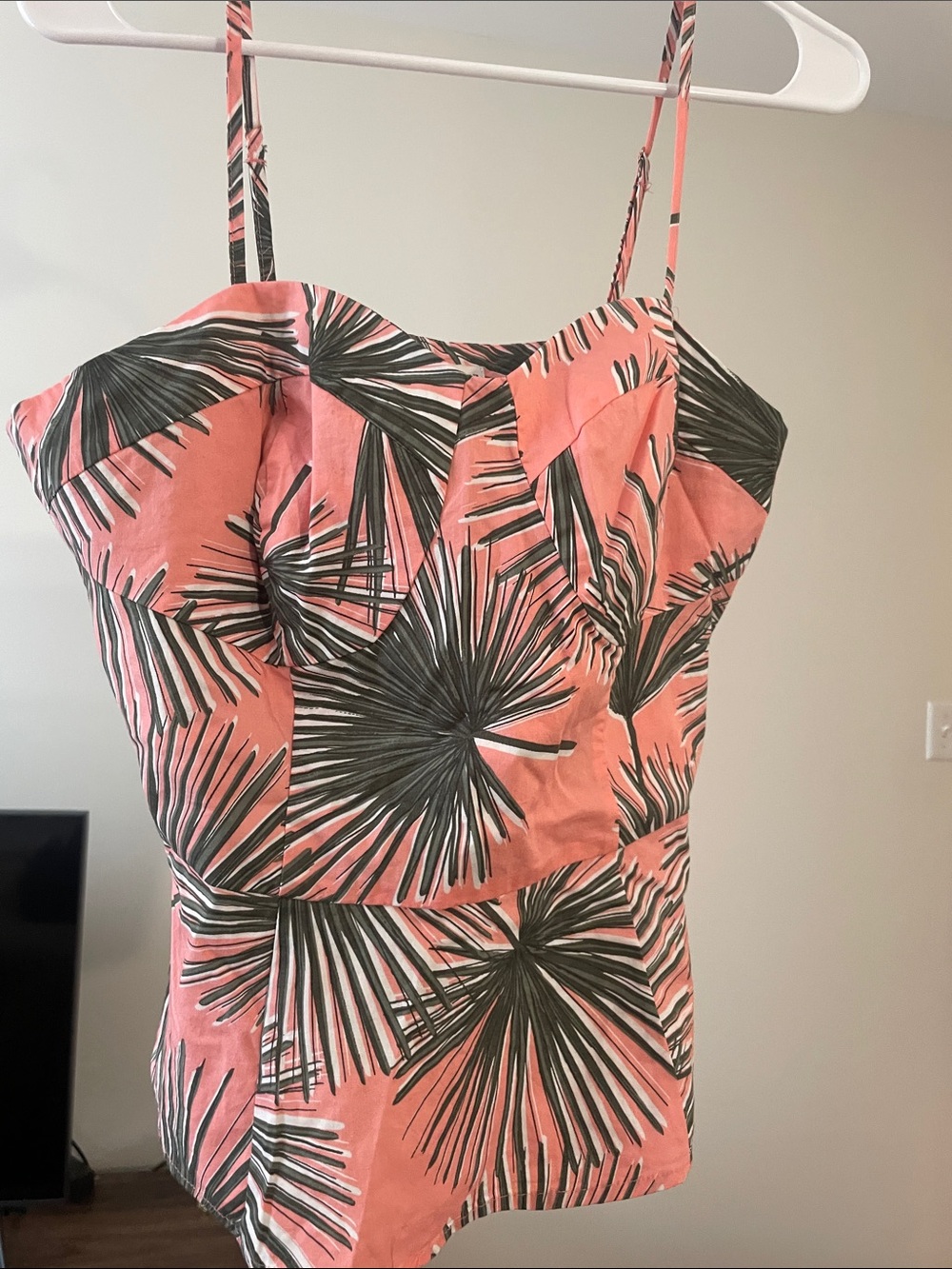 a new day Coral Palm-Print Cami with Dark Green Leaf Pattern